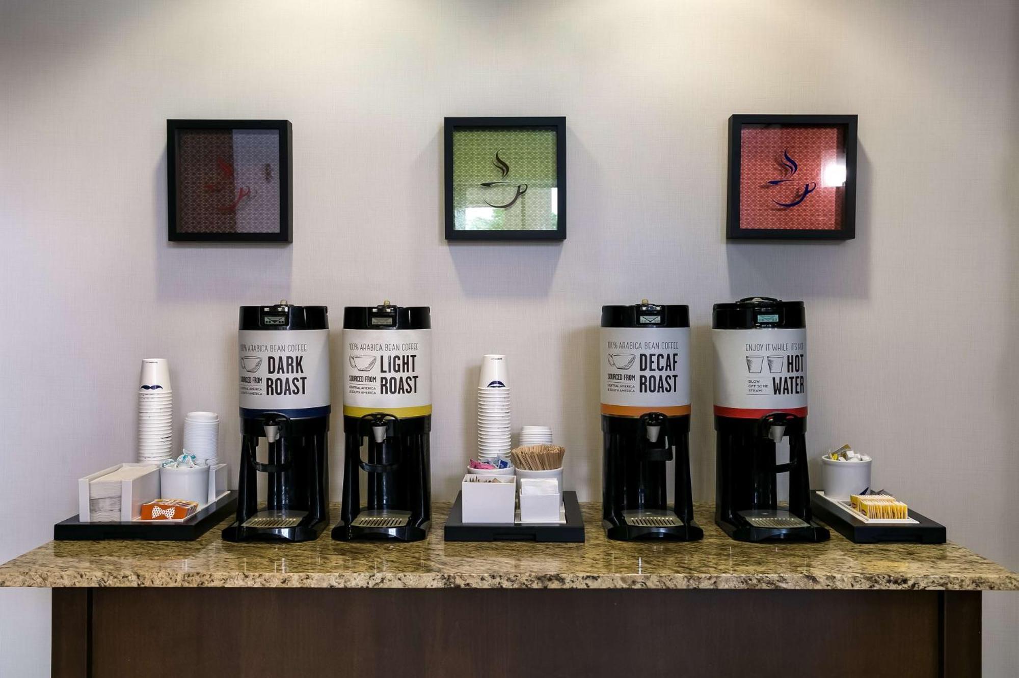 Hampton Inn & Suites Wilmington Christiana Newark Buitenkant foto