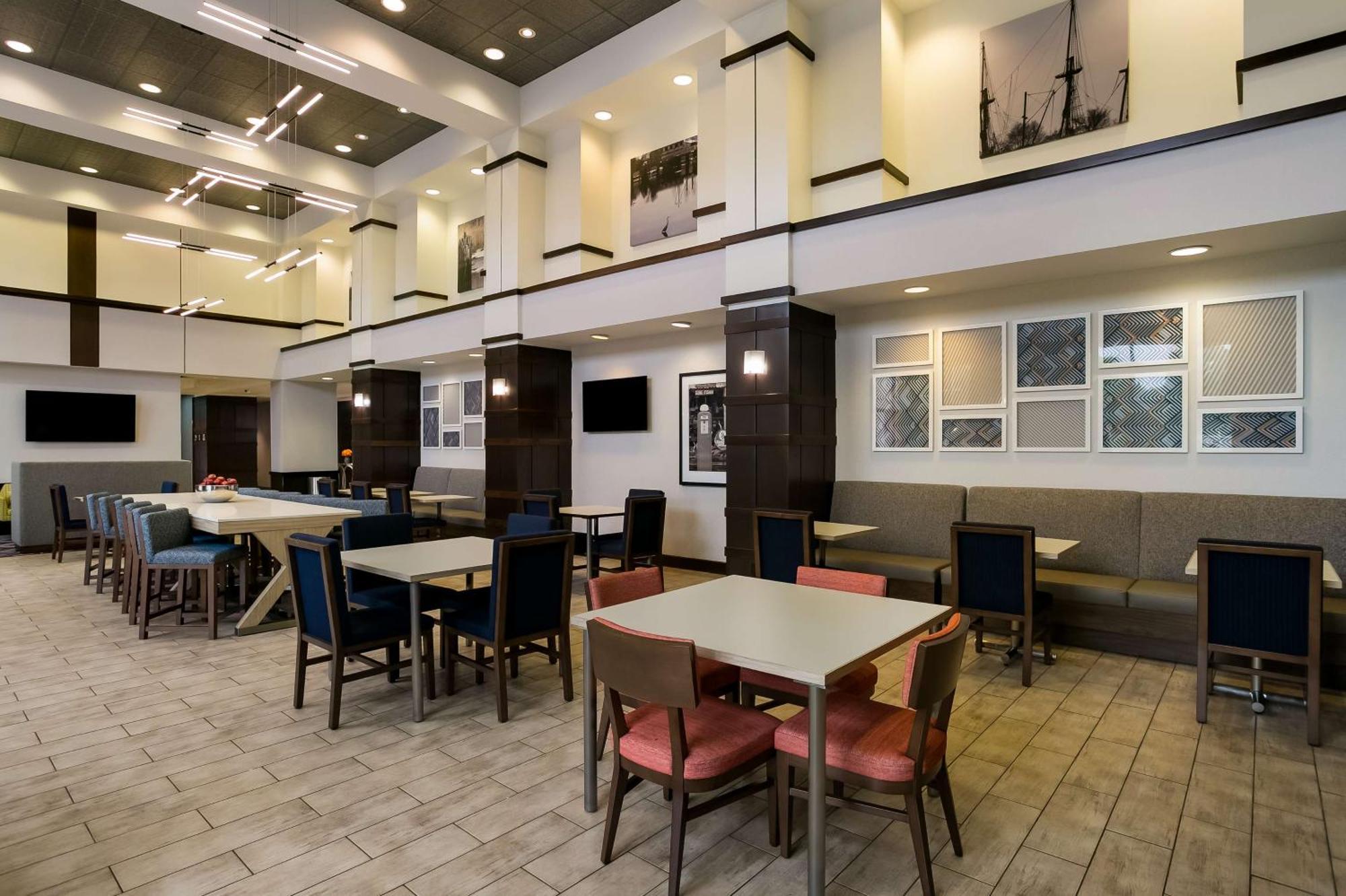 Hampton Inn & Suites Wilmington Christiana Newark Buitenkant foto